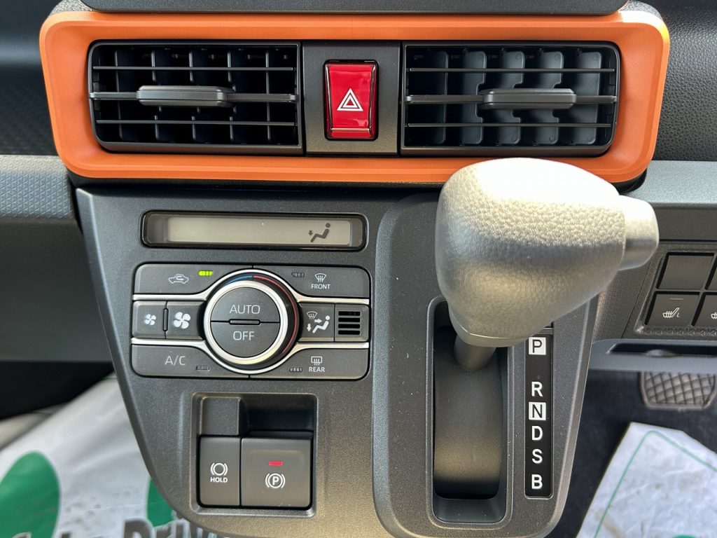 ■オートエアコン　■インパネシフト