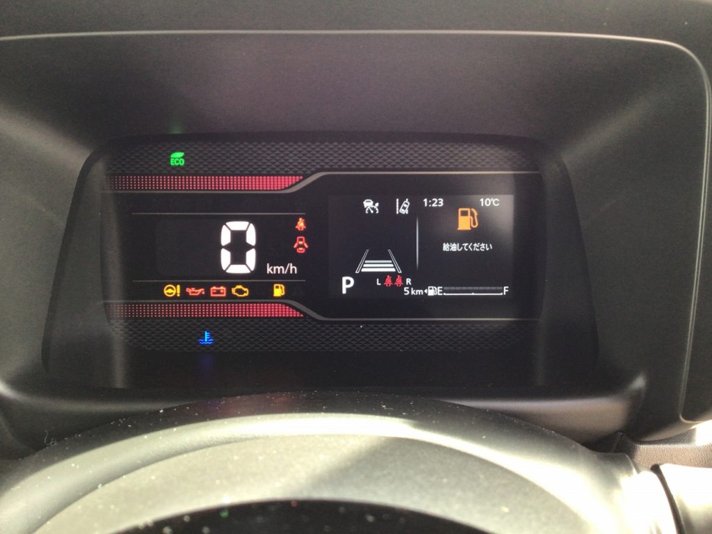 ■走行距離は撮影時点で5km。ほとんど走っていない届出済未使用車のおクルマです