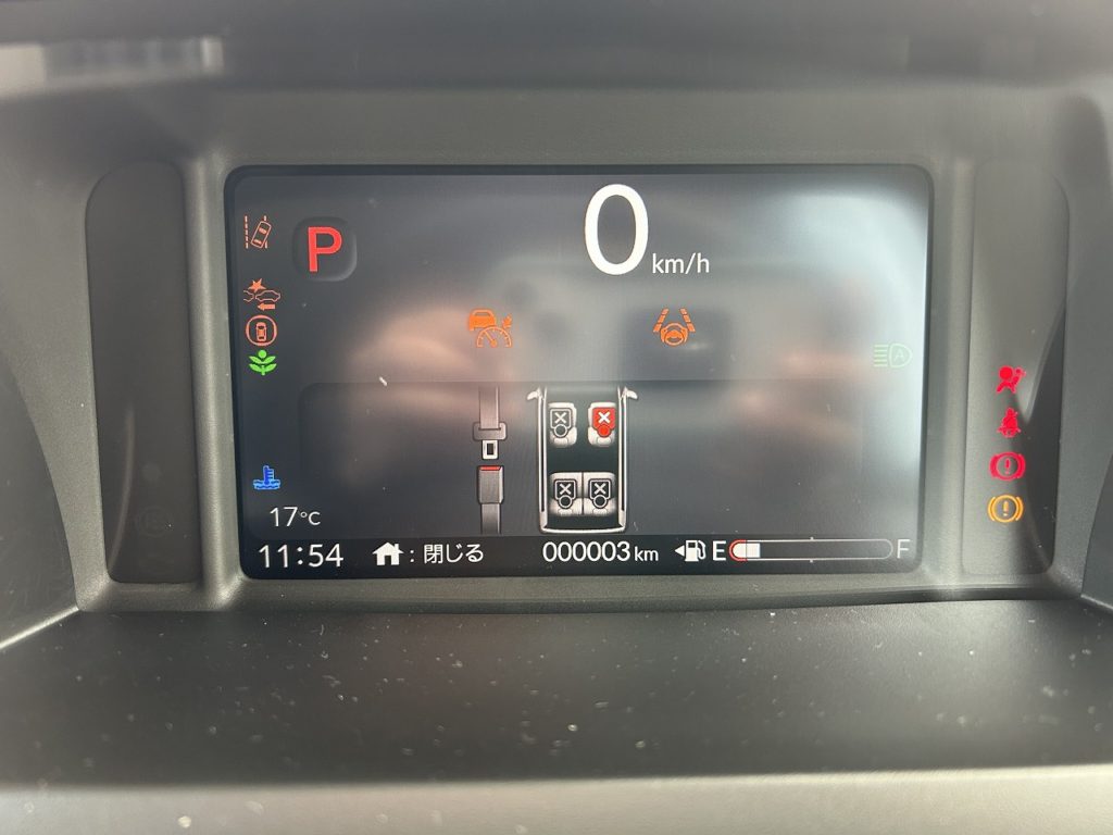 ■走行距離は撮影時点で3km。ほとんど走っていない届出済未使用車のおクルマです