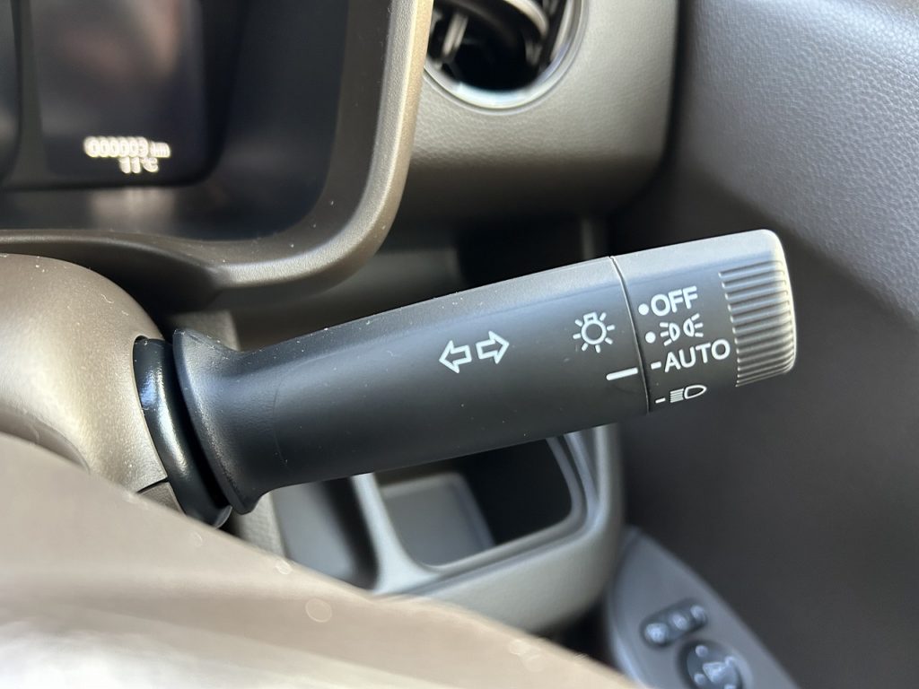 ■暗くなると自動で点灯してくれるオートライト