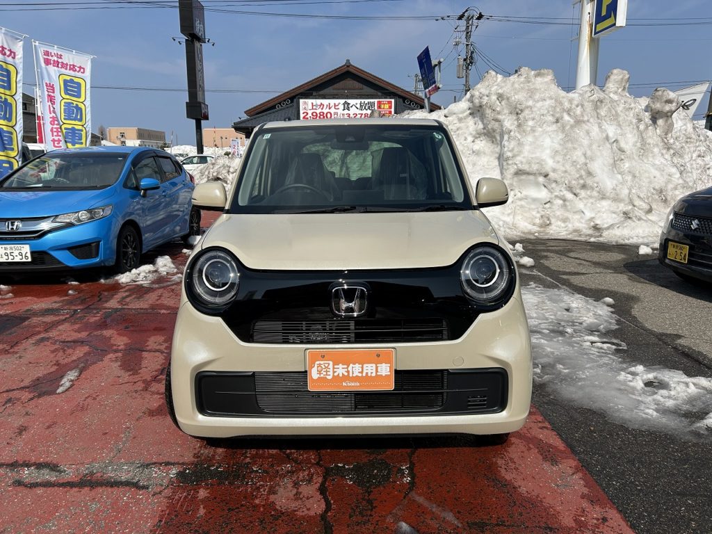 ■車体色：プレミアムアイボリーパールⅡ