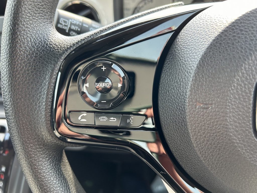 ■ステアリングスイッチ