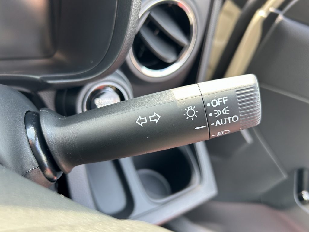 ■暗くなると自動で点灯してくれるオートライト