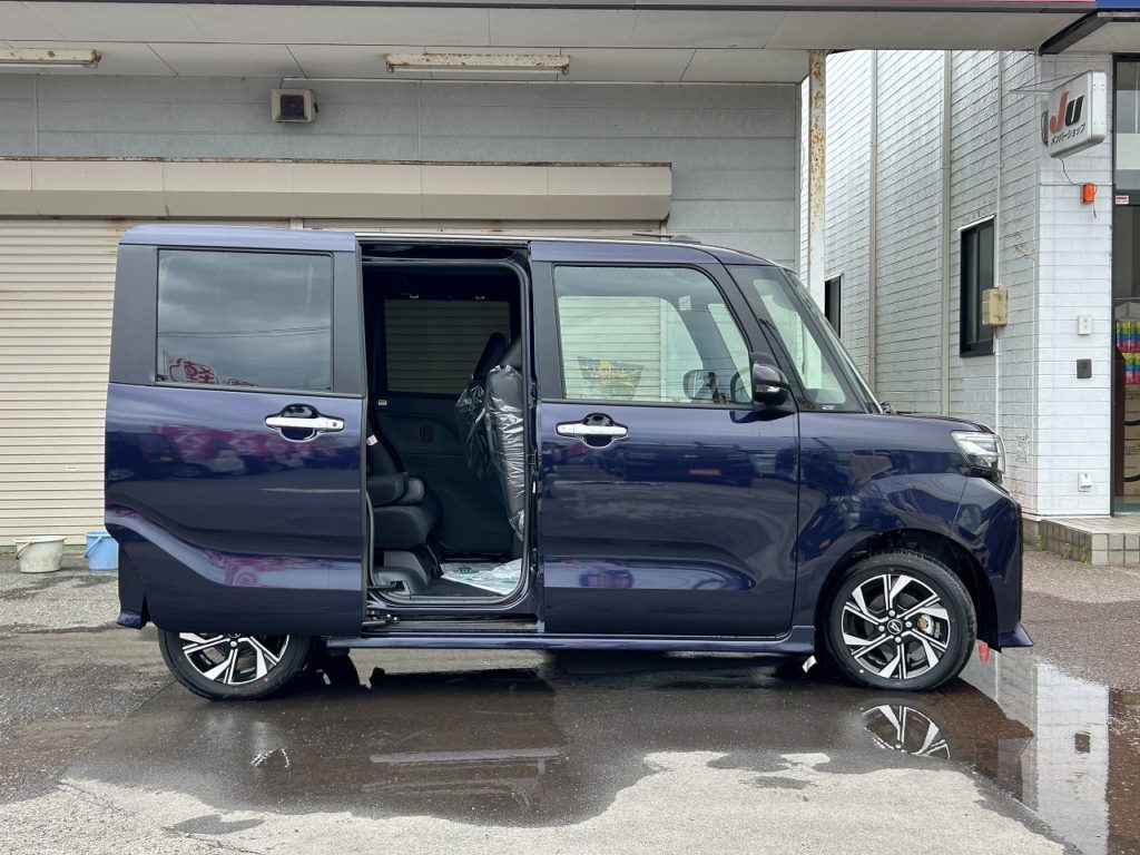 ■両側電動スライドドアのおクルマです