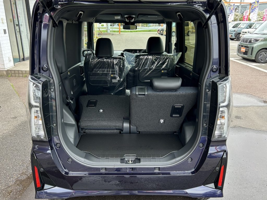 ■後部座席は分割して倒せます