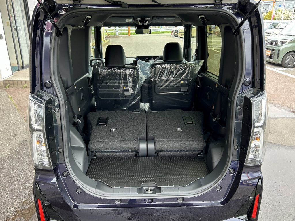 ■後部座席を全て倒せば収納力UP！