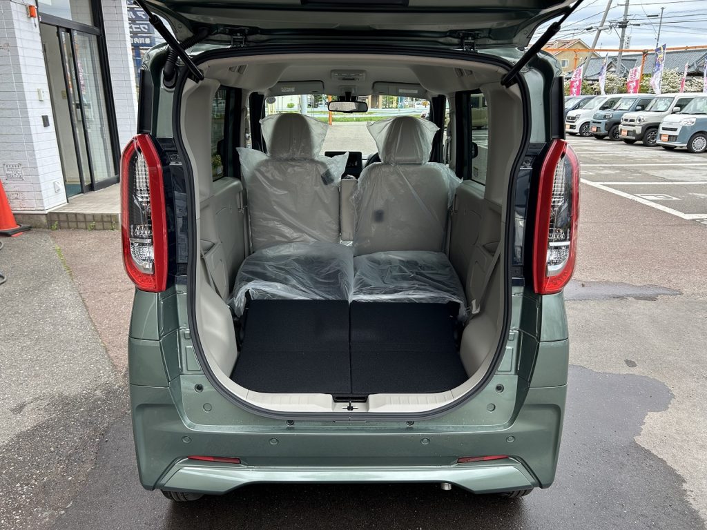 ■後部座席を全て倒せば収納力UP！