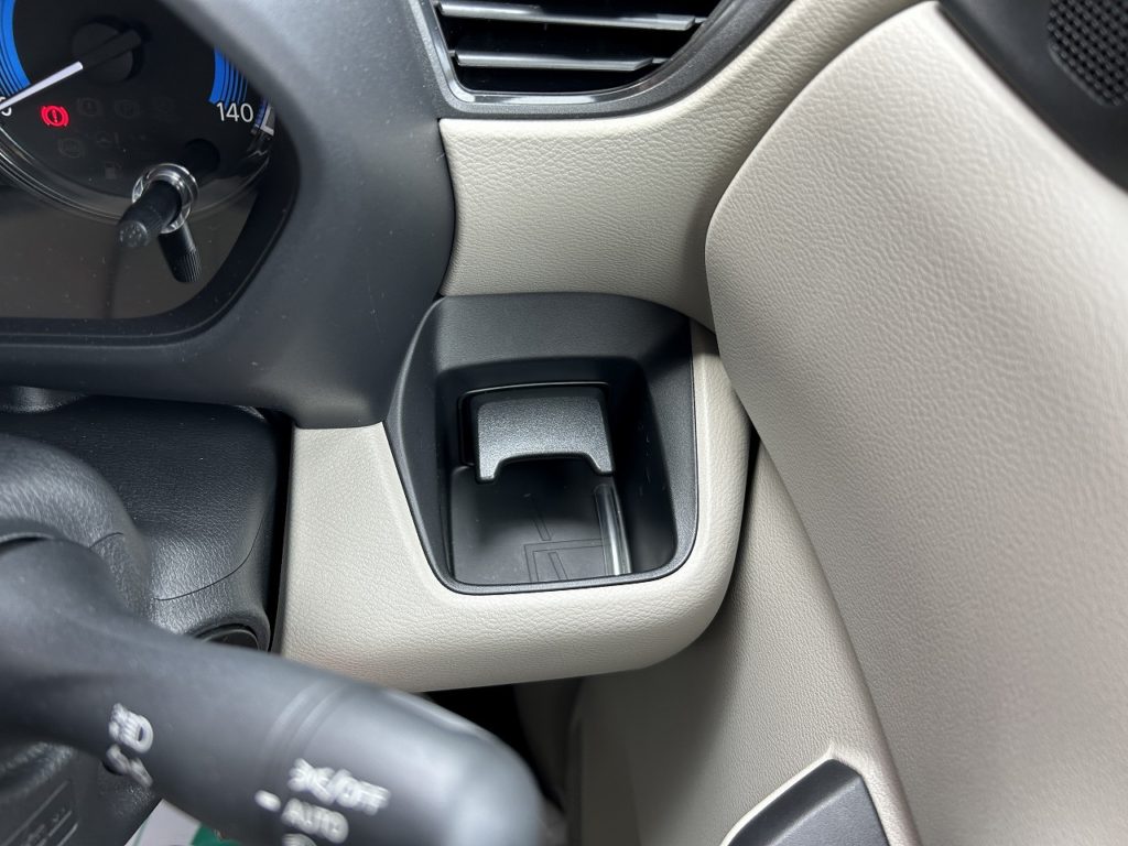 ■運転席ドリンクホルダー