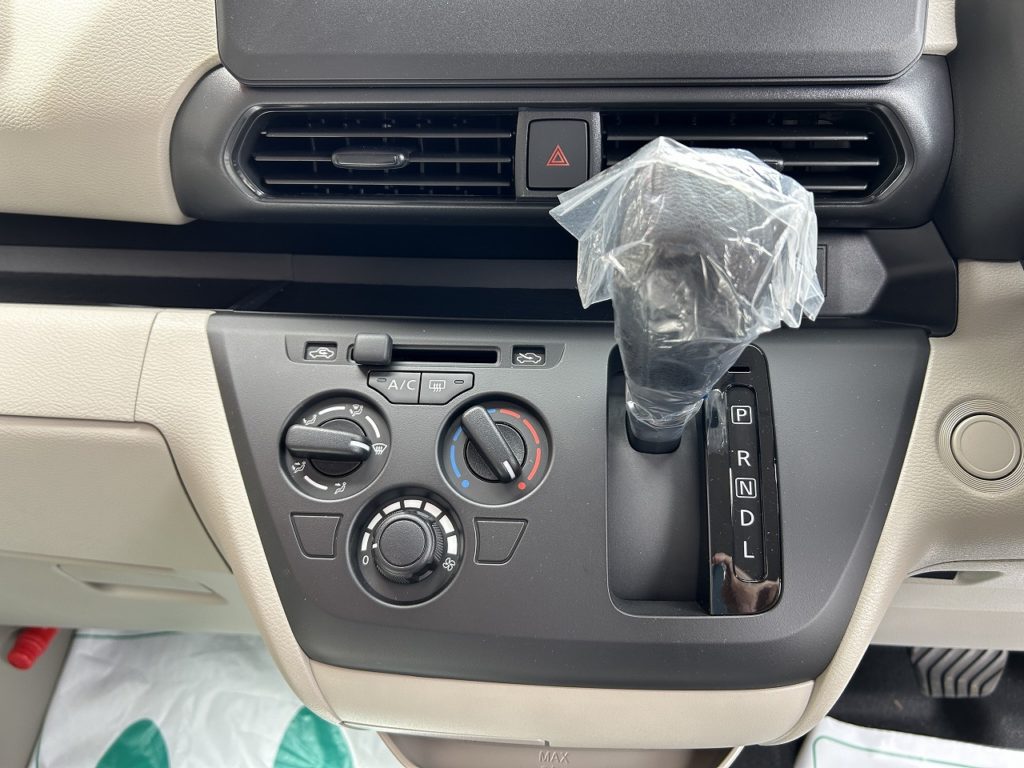 ■インパネシフト　■マニュアルエアコン