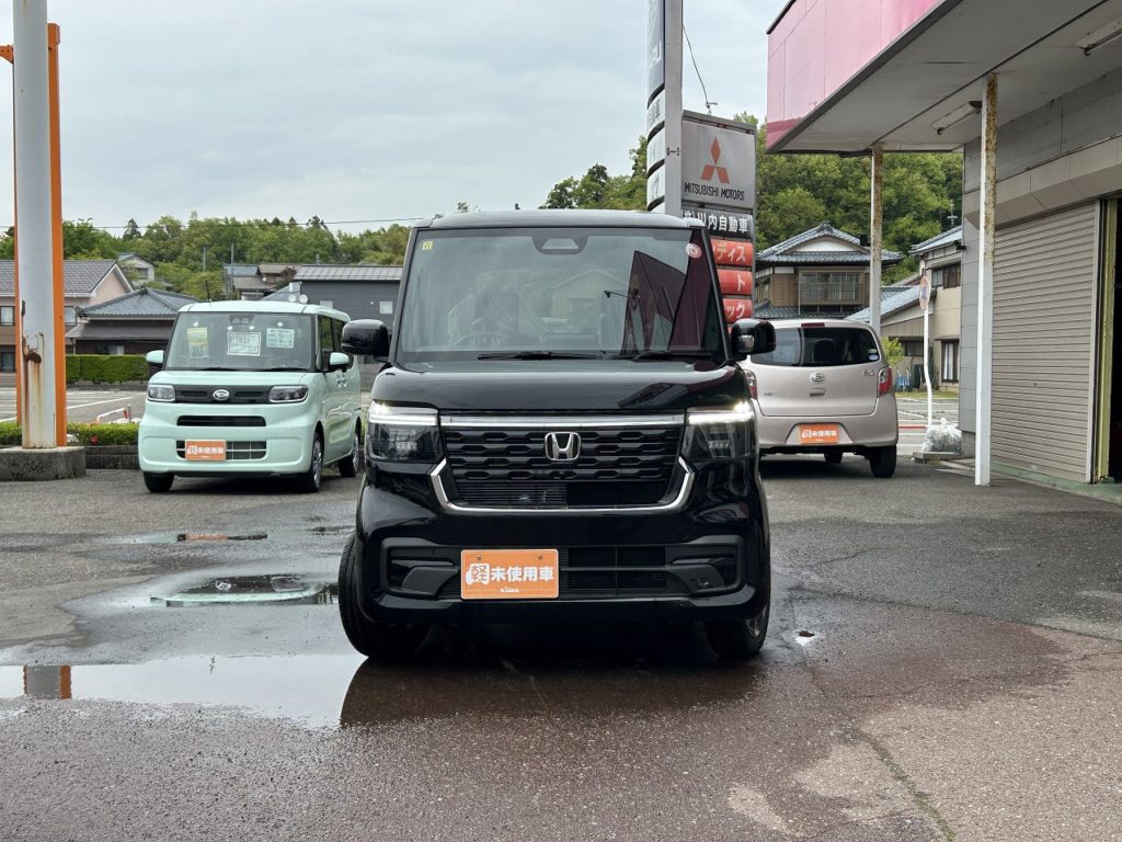 ■車体色：クリスタルブラックP