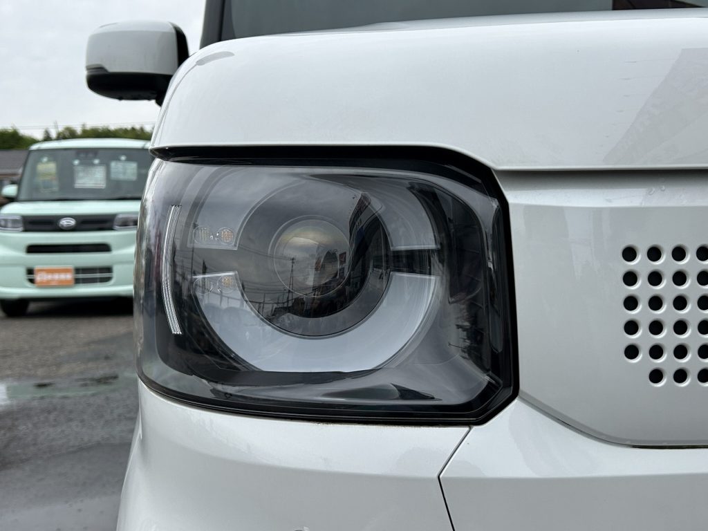 ■明るく視認性の高いLEDヘッドライト