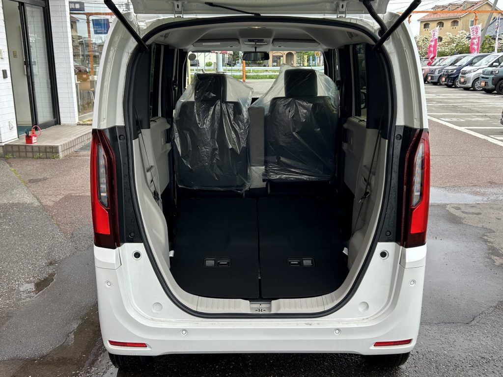 ■後部座席を全て倒せば収納力UP！