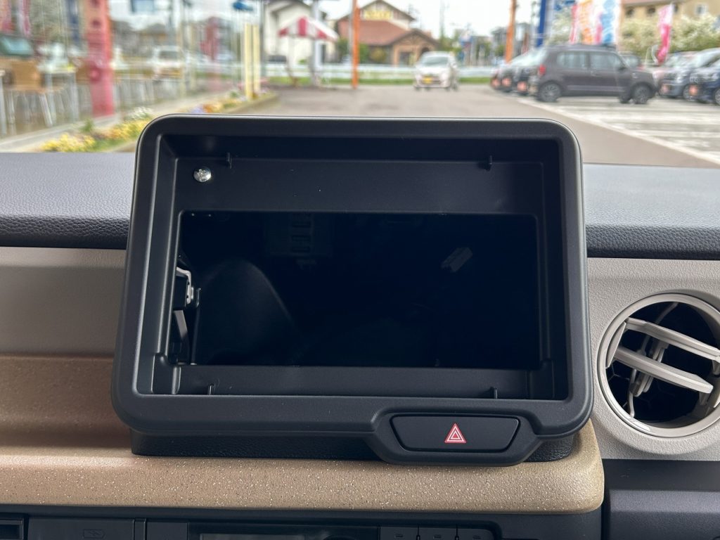 ■オーディオレスのおクルマです。お好みのナビ・オーディオのご購入、取付施工もお任せください！