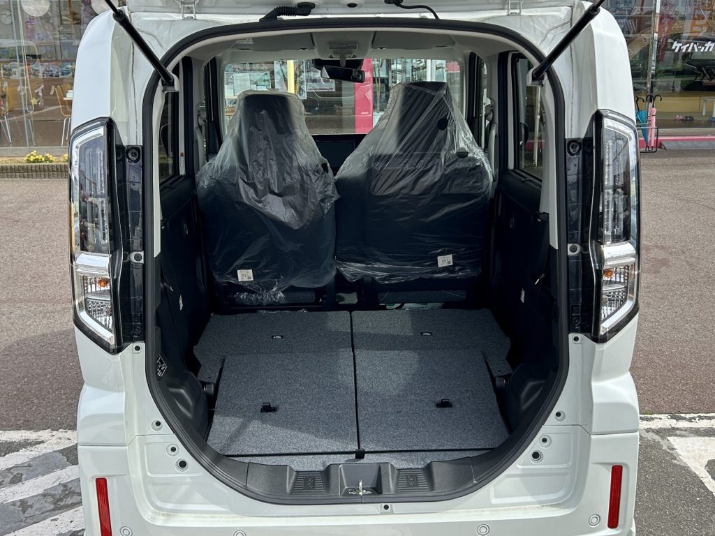 ■後部座席を全て倒せば収納力UP！