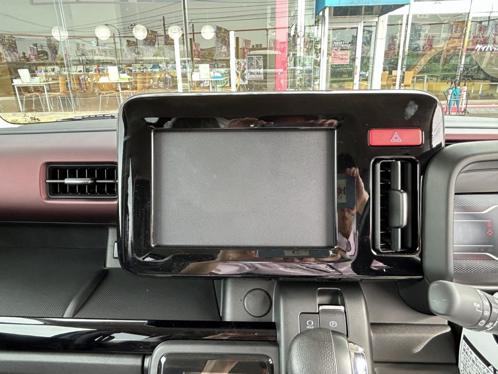 ■オーディオレスのおクルマです。お好みのナビ・オーディオのご購入、取付施工もお任せください！