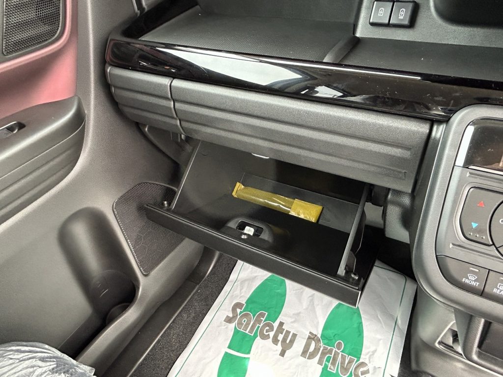 ■助手席収納