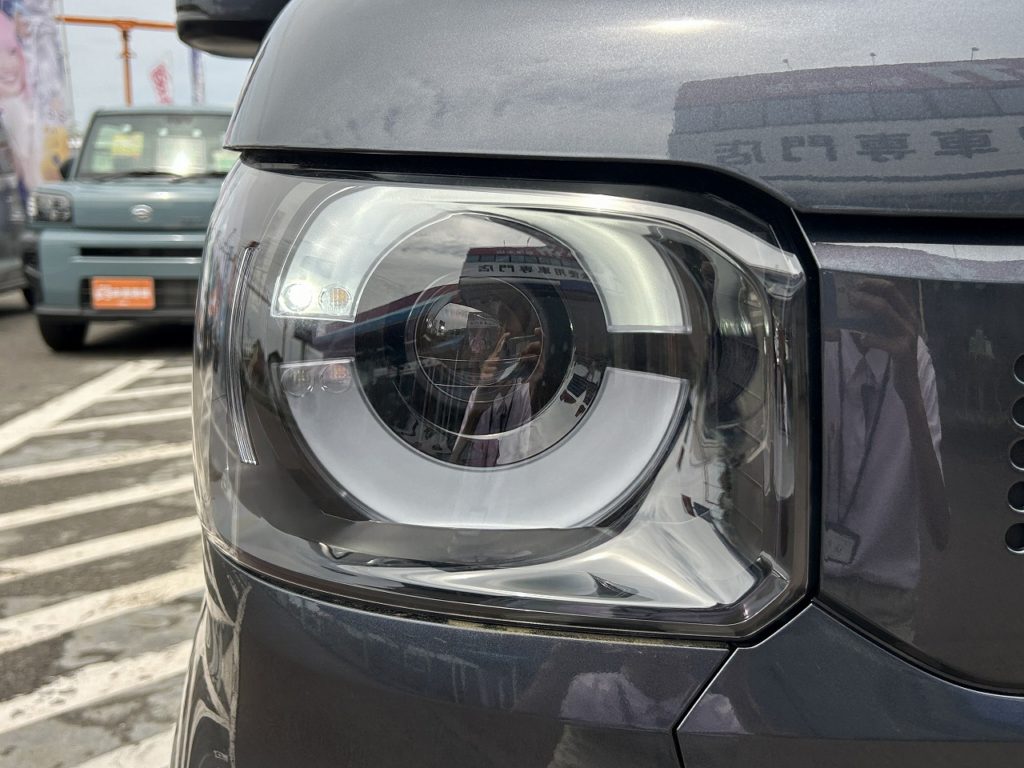 ■明るく視認性の高いLEDヘッドライト