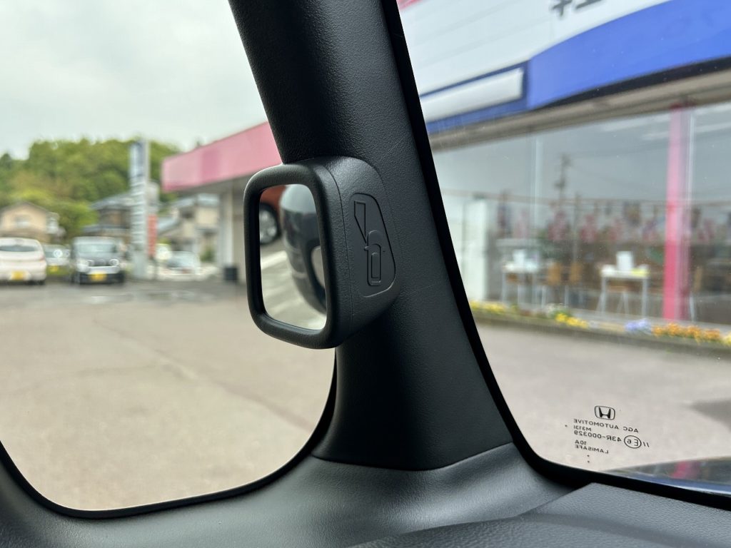 ■駐車時の左下部/左後方の死角をサポートするピタ駐ミラー