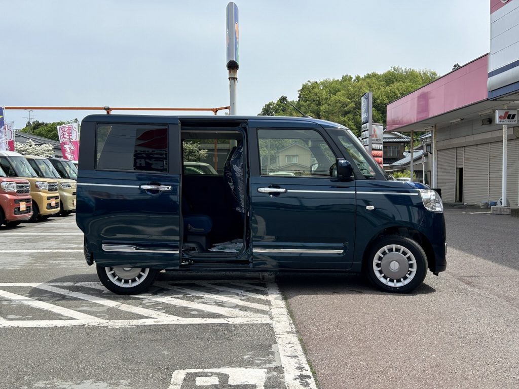 ■両側電動スライドドアのおクルマです。ラクラク開閉できるのでとっても便利！