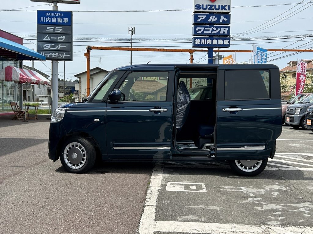■スライドドアのため狭い駐車場でもドアあての心配がありません