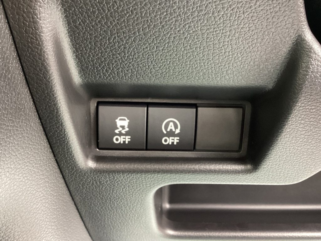 ■横滑り防止装置　■アイドリングストップ