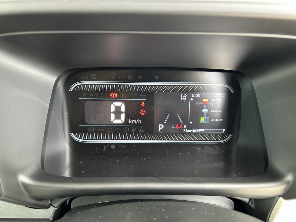 ■走行距離は撮影時点で7ｋｍ。ほとんど走っていない届出済未使用車のおクルマです♪