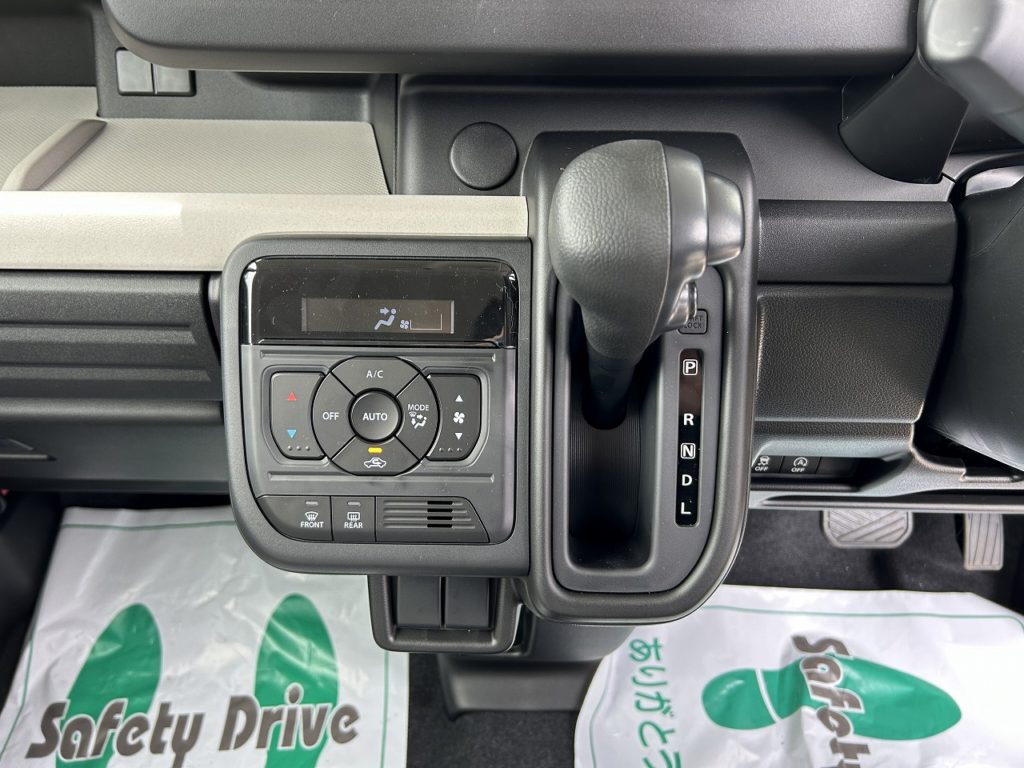 ■インパネシフト　■マニュアルエアコン