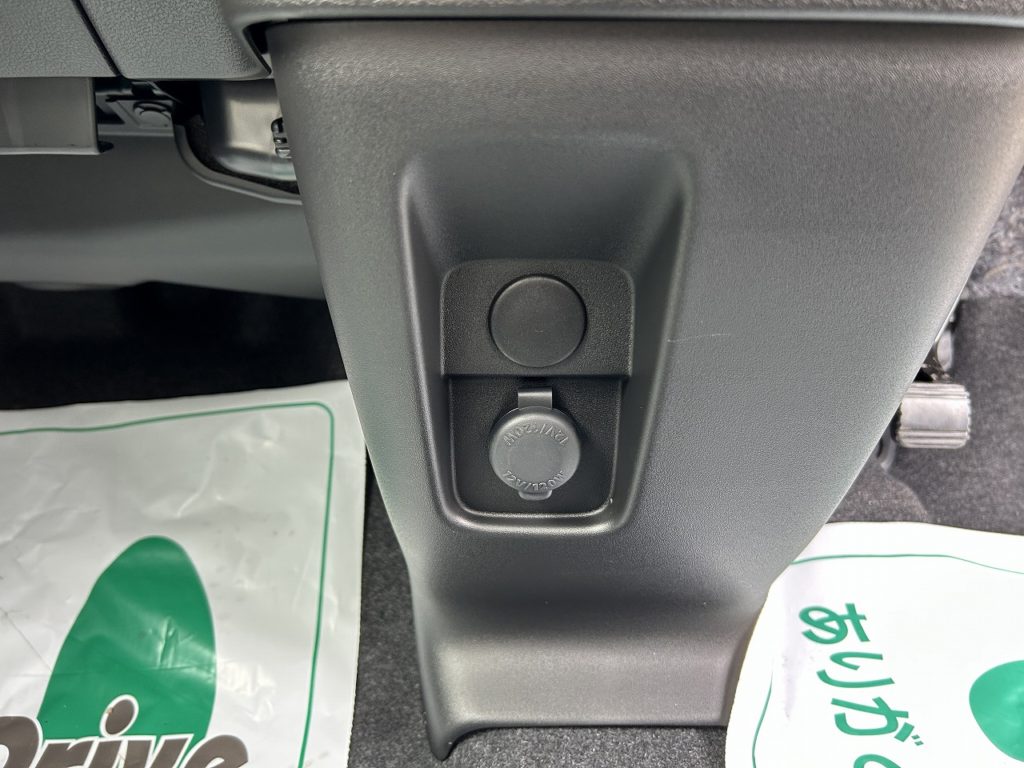 ■スマホなどの充電に便利なアクセサリーソケット