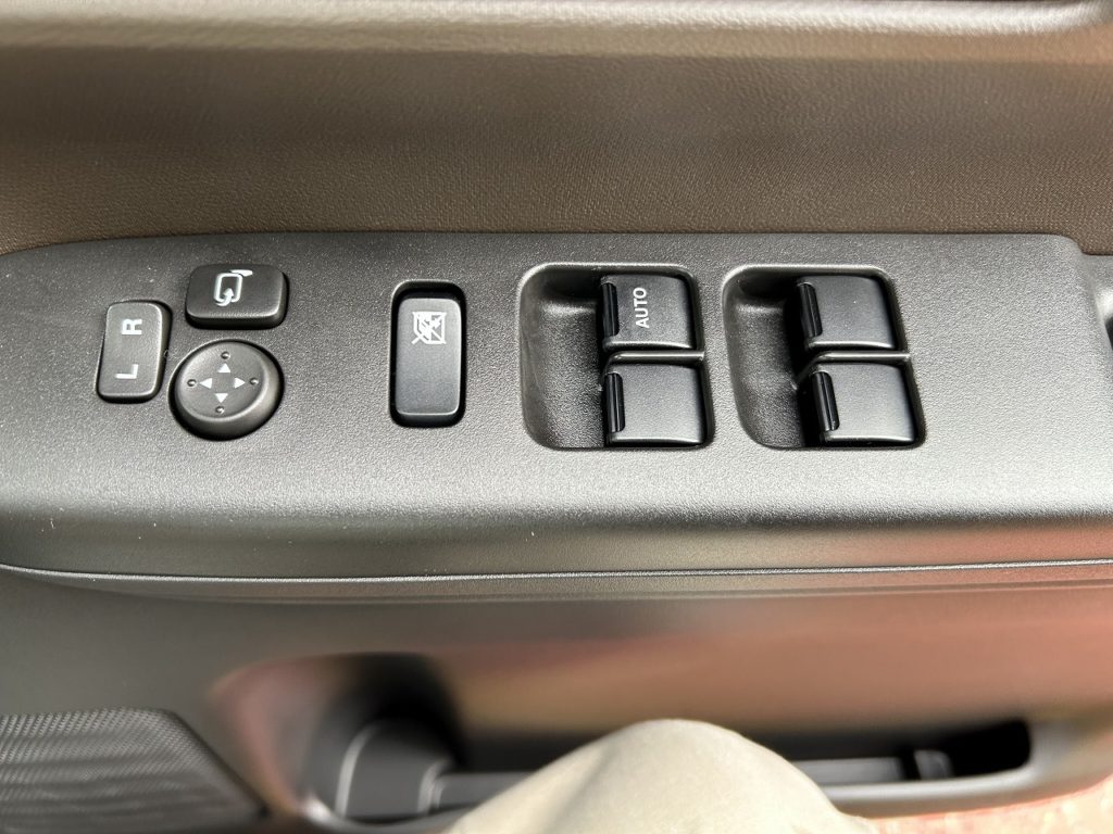 ■電動格納ミラー　■パワーウインドウ