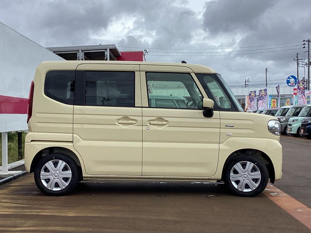 ■坂道や雪の多い地域で大活躍の4WDのおクルマです