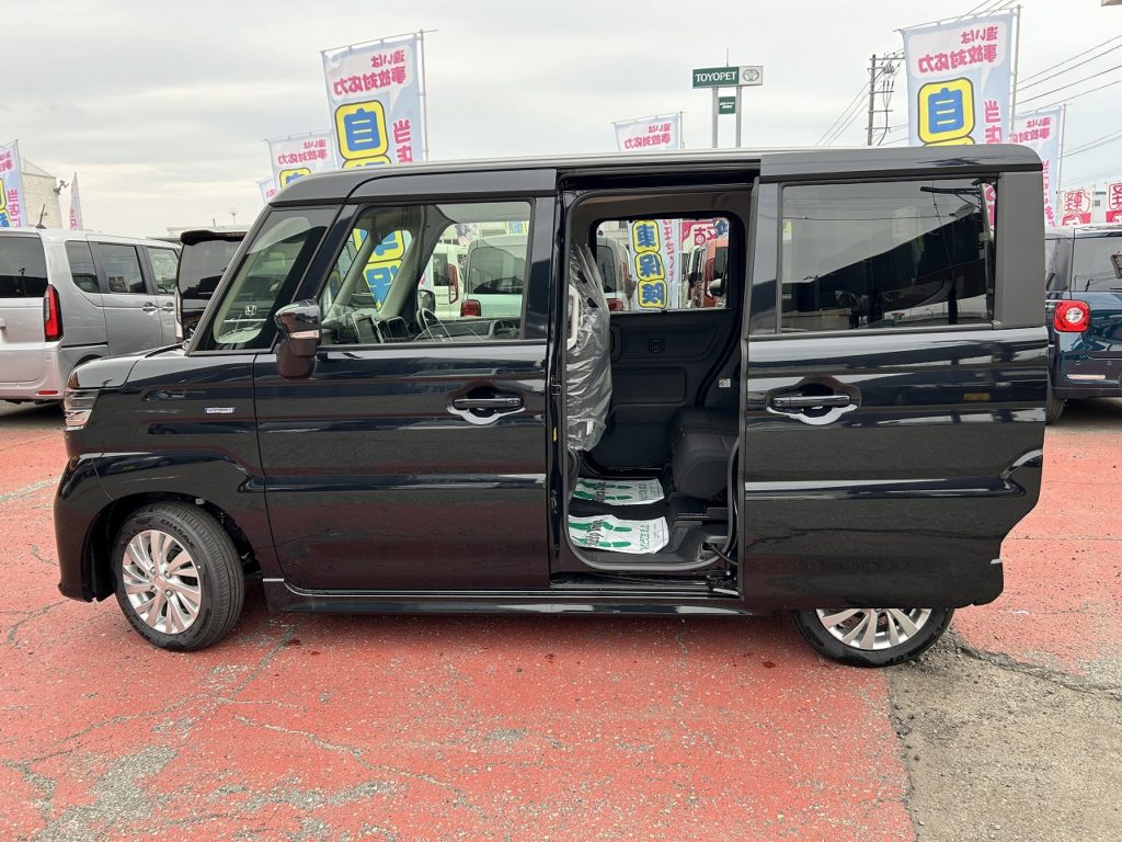 ■リアドアはスライドドアのため狭い駐車場でもドアあての心配がありません