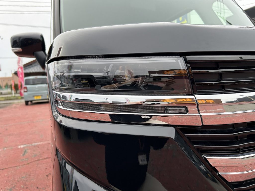 ■明るく視認性の高いLEDヘッドライト