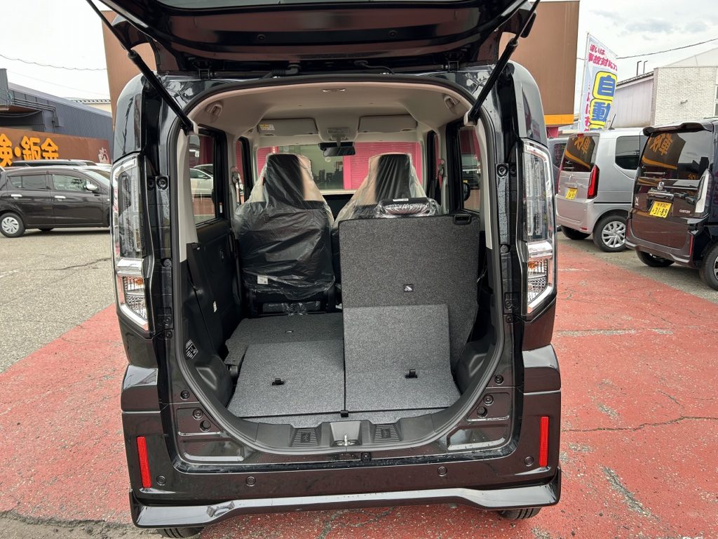 ■後部座席は分割して倒せます