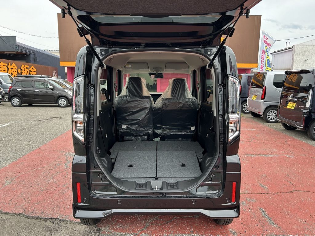 ■後部座席を全て倒せば収納力UP！