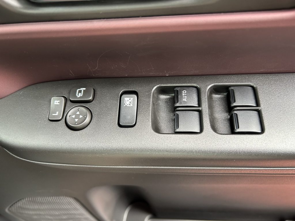 ■電動格納ミラー　■パワーウインドウ