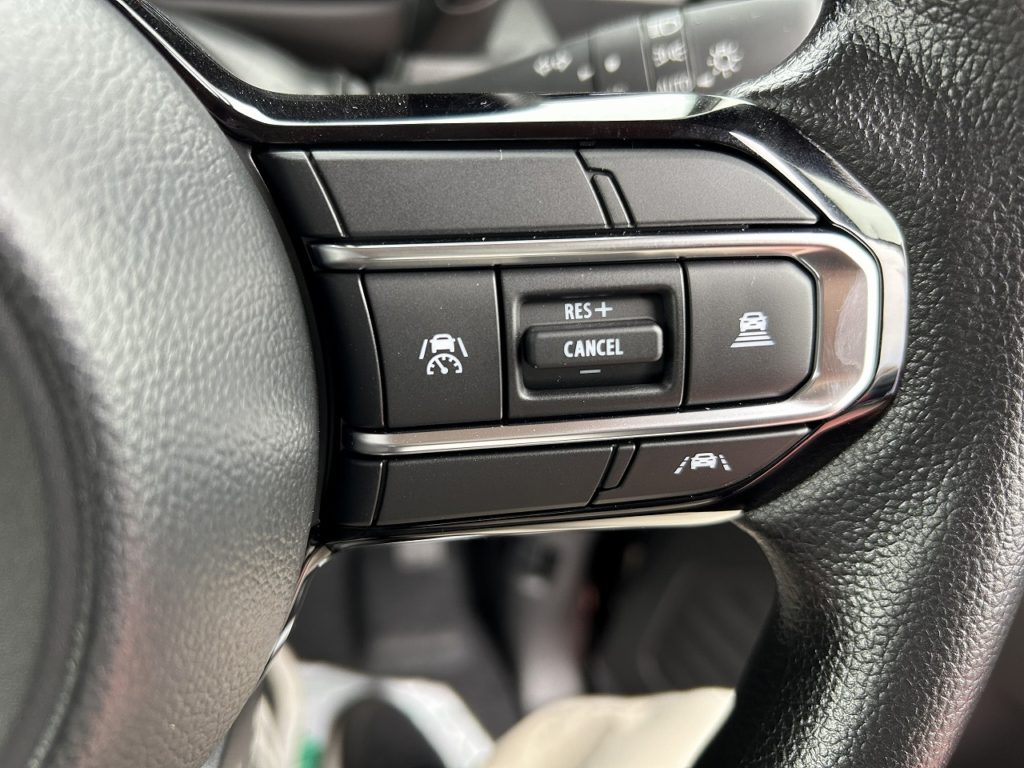 ■設定した速度内で車が加減速。先行車と適切な距離を保ちながら追従するアダプティブクルーズコントロール