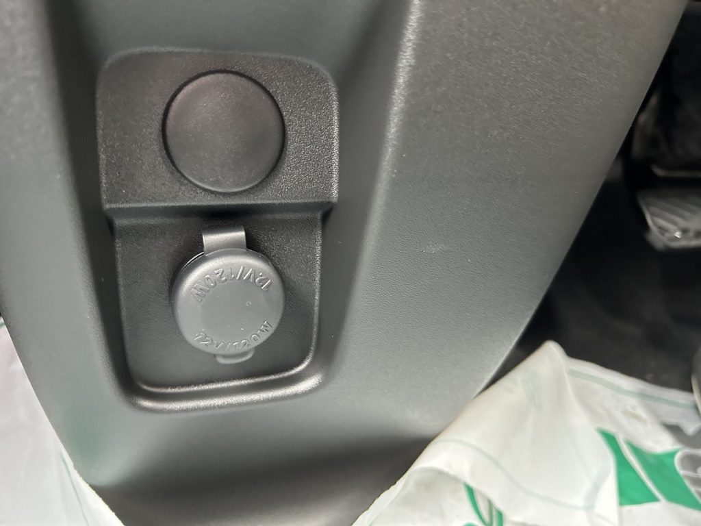 ■スマホなどの充電に便利なアクセサリーソケット