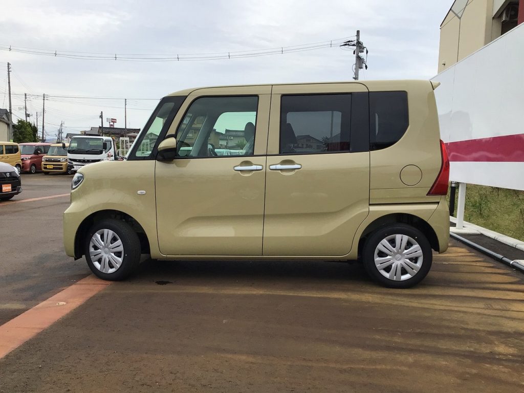 ■坂道や雪の多い地域で大活躍の４WDのおクルマです