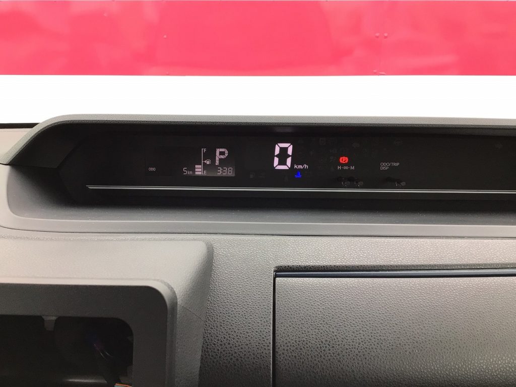 ■走行距離は撮影時点で5ｋｍ！　ほとんど走っていない届出済未使用車のおクルマです