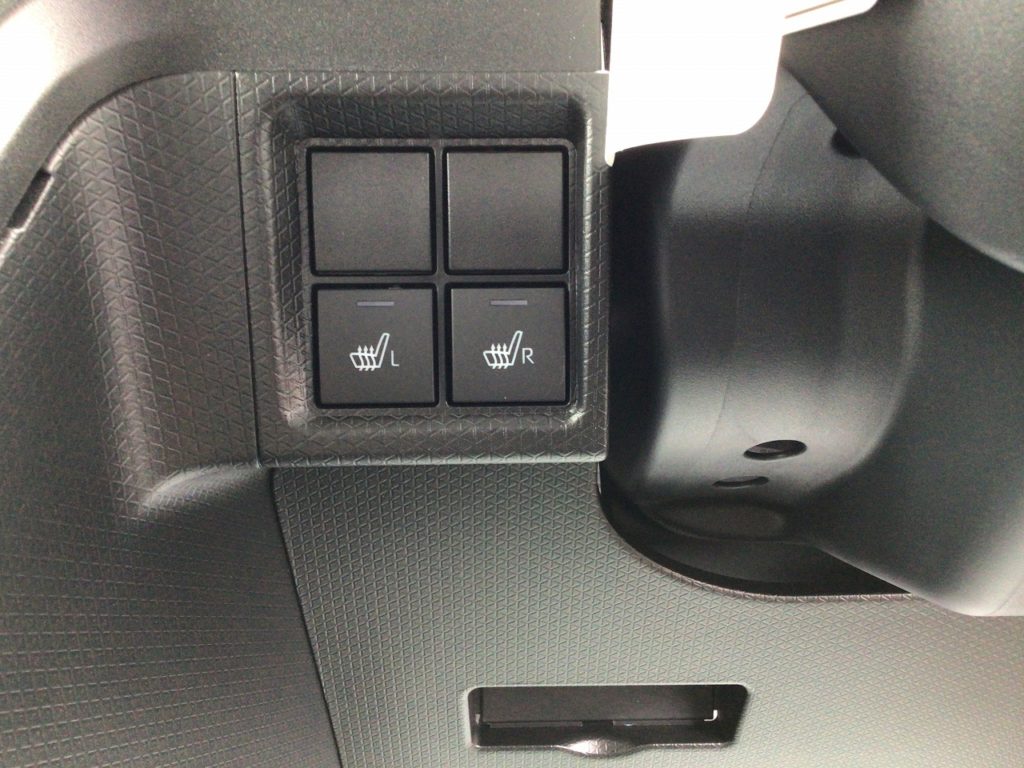 ■運転席/助手席シートヒーター