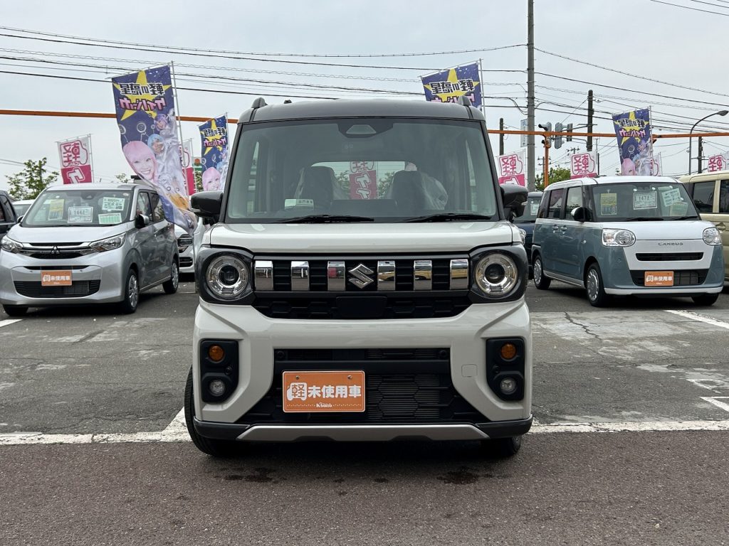 ■車体色：ソフトベージュM/ガンメタ