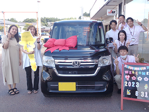 笑顔の納車式｜軽自動車の専門店ケイバッカ