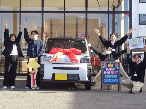 笑顔の納車式｜軽自動車の専門店ケイバッカ